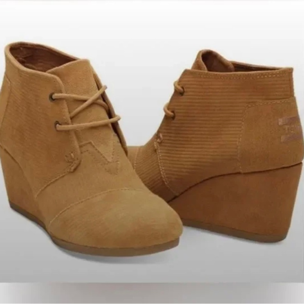 EUC - TOMS Brown Sugar Suede Corduroy Wedge Booties. Size 9.5 Lace Up - Picture 3 of 11